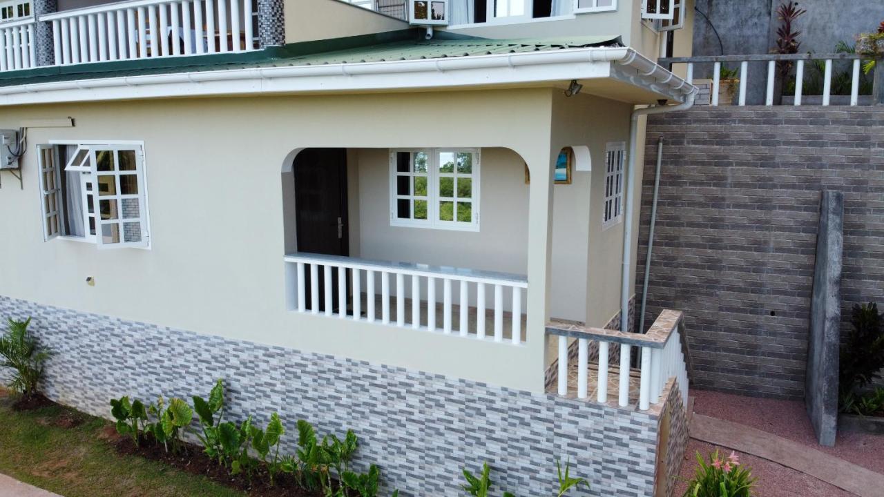Exotic Guest House Anse Volbert Village Exterior foto