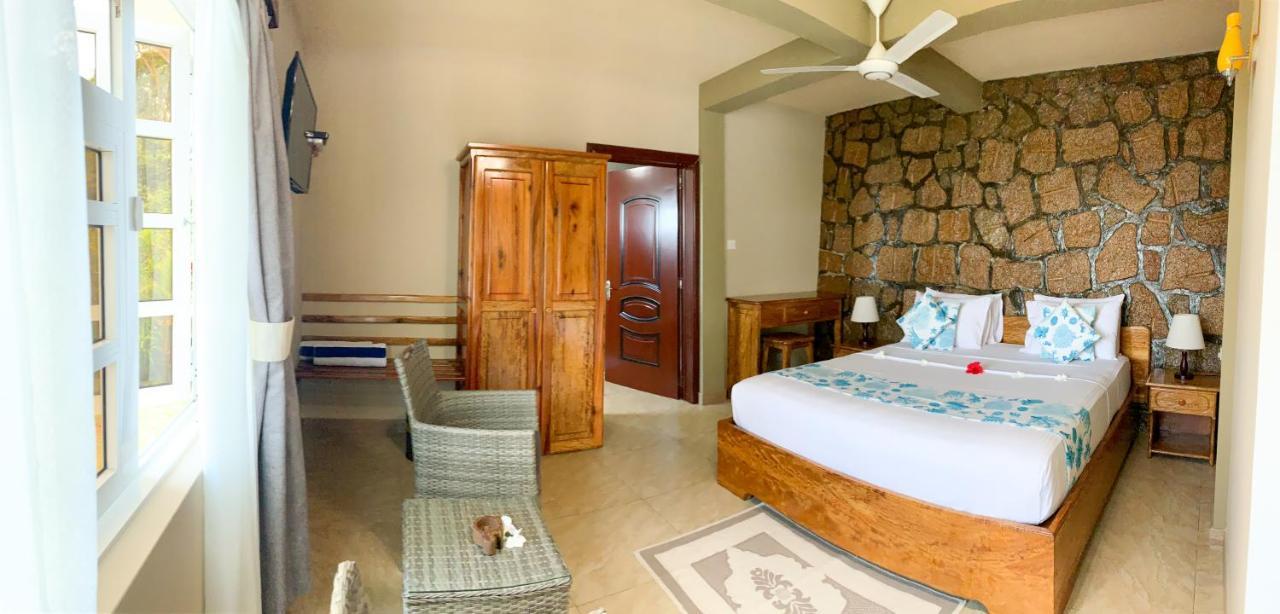 Exotic Guest House Anse Volbert Village Exterior foto
