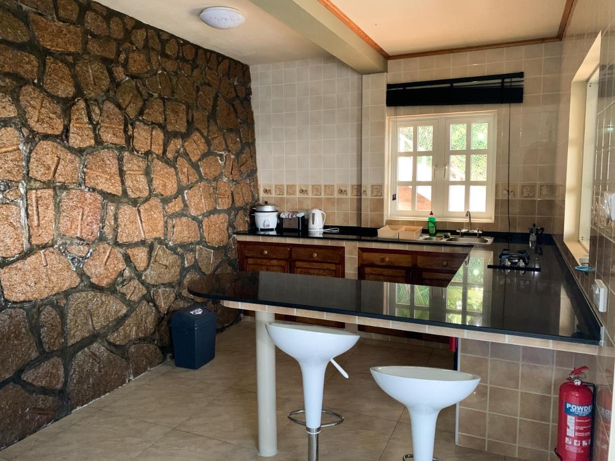 Exotic Guest House Anse Volbert Village Exterior foto